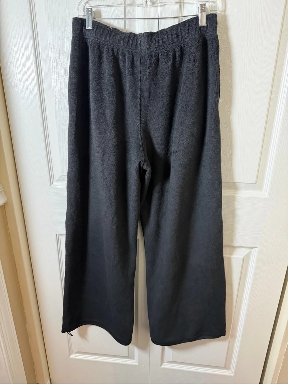 Lululemon Women’s Plush velour Mid-Rise Wide-Leg Pants black casual sz M